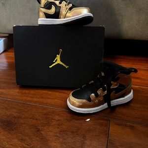 Jordan 1 Mids Size 5